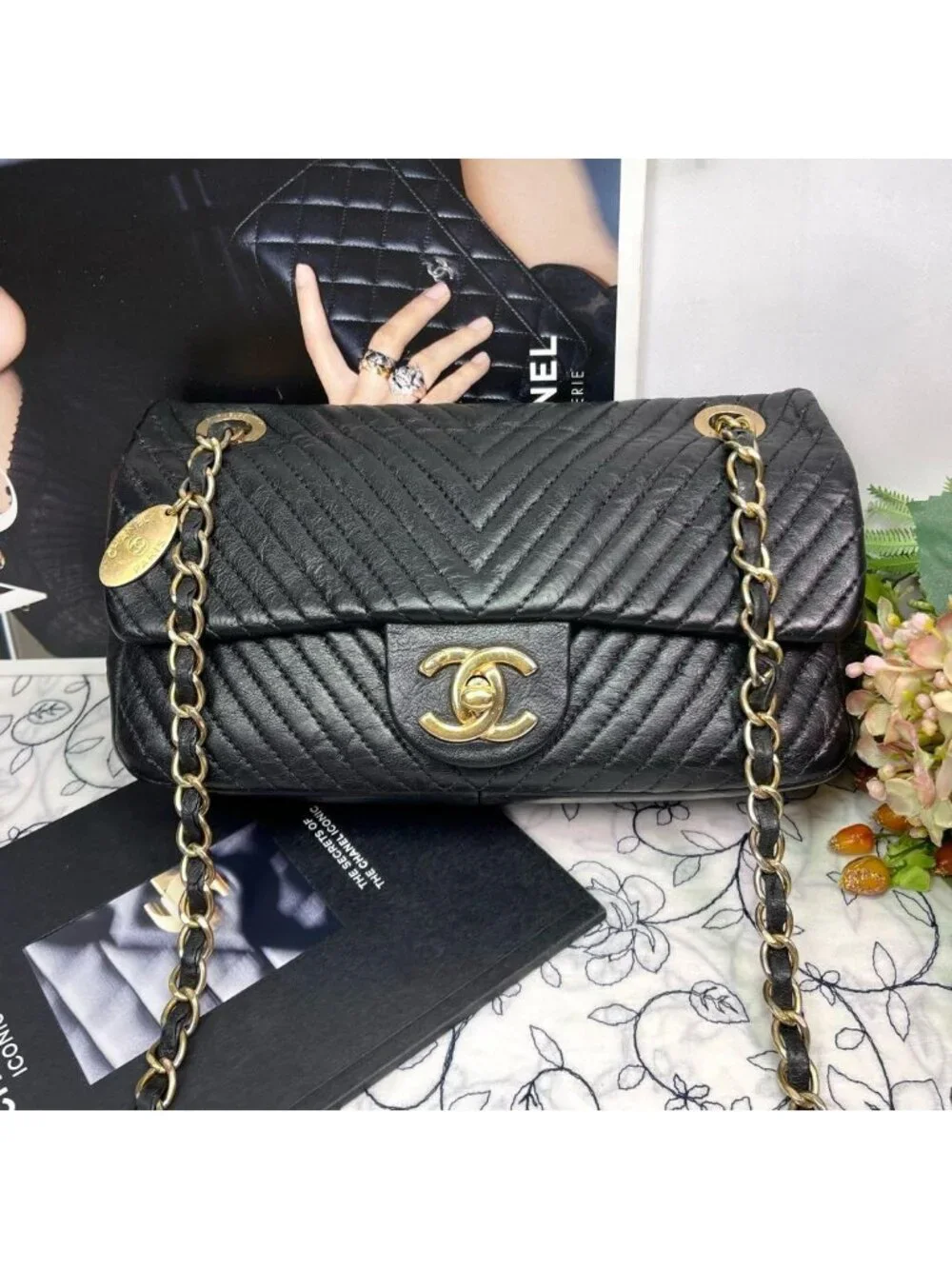 Chanel Blanc Double Flap Shoulder